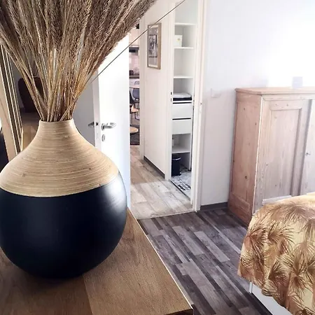 Le Cocoon Lo - Prive Equipe - Haras - Parking Gratuit - Entree Autonome - Wifi - Netflix - Baignoire - Lave-linge - Lit Queen Size 160cm & Canape-lit 140cm - Jusqu'a 4 Personnes *