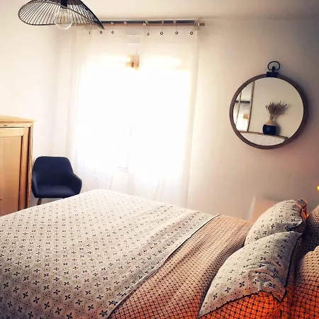 דירה Le Cocoon Lo - Prive Equipe - Haras - Parking Gratuit - Entree Autonome - Wifi - Netflix - Baignoire - Lave-linge - Lit Queen Size 160cm & Canape-lit 140cm - Jusqu'a 4 Personnes