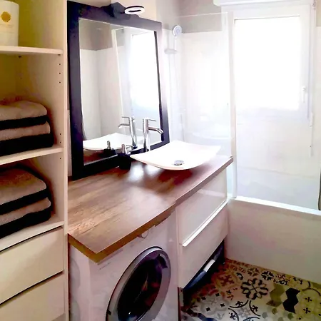 Le Cocoon Lo - Prive Equipe - Haras - Parking Gratuit - Entree Autonome - Wifi - Netflix - Baignoire - Lave-linge - Lit Queen Size 160cm & Canape-lit 140cm - Jusqu'a 4 Personnes アパート *