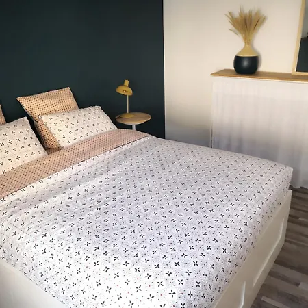 Le Cocoon Saint Lo - Appartement Prive Tout Equipe - Haras - Parking Gratuit - Entree Autonome - Wifi - Netflix - Baignoire - Lave-Linge - Lit Queen Size 160Cm & Canape-Lit 140Cm - Jusqu'A 4 Personnes Apartment *