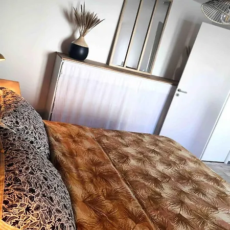 Le Cocoon Lo - Prive Equipe - Haras - Parking Gratuit - Entree Autonome - Wifi - Netflix - Baignoire - Lave-linge - Lit Queen Size 160cm & Canape-lit 140cm - Jusqu'a 4 Personnes * סן לו