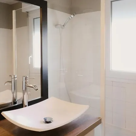 Appartement Le Cocoon Lo - Prive Equipe - Haras - Parking Gratuit - Entree Autonome - Wifi - Netflix - Baignoire - Lave-linge - Lit Queen Size 160cm & Canape-lit 140cm - Jusqu'a 4 Personnes Saint-Lo