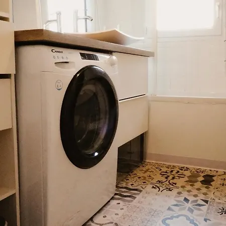Le Cocoon Lo - Prive Equipe - Haras - Parking Gratuit - Entree Autonome - Wifi - Netflix - Baignoire - Lave-linge - Lit Queen Size 160cm & Canape-lit 140cm - Jusqu'a 4 Personnes * Saint-Lo