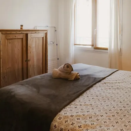Le Cocoon Lo - Prive Equipe - Haras - Parking Gratuit - Entree Autonome - Wifi - Netflix - Baignoire - Lave-linge - Lit Queen Size 160cm & Canape-lit 140cm - Jusqu'a 4 Personnes