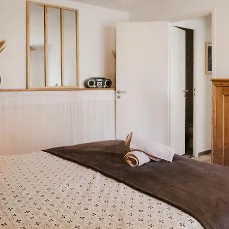 Le Cocoon Lo - Prive Equipe - Haras - Parking Gratuit - Entree Autonome - Wifi - Netflix - Baignoire - Lave-linge - Lit Queen Size 160cm & Canape-lit 140cm - Jusqu'a 4 Personnes * Saint-Lo