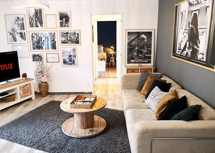 Le Cocoon St Lo: Private Cozy With Netflix & Free Parking Apartment Saint-Lo